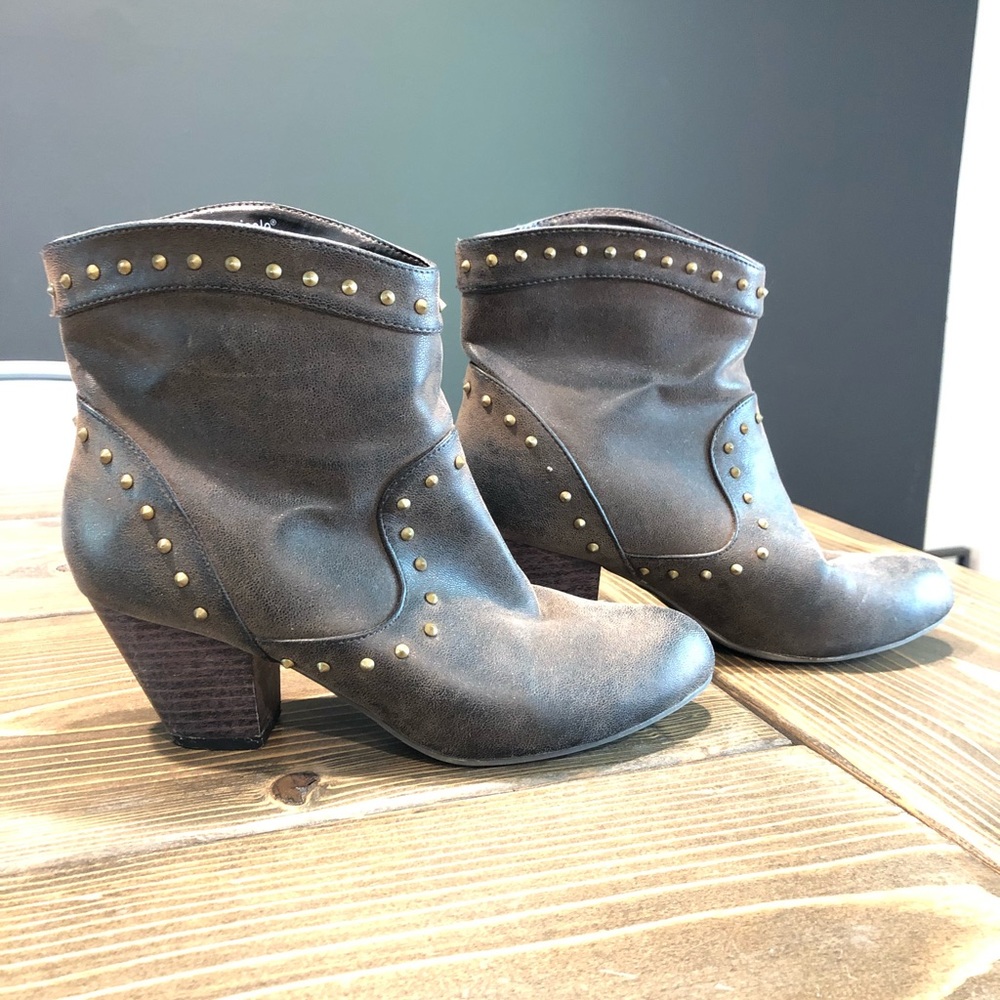 Brown boots